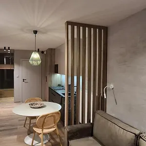  Apartament żurawia 18